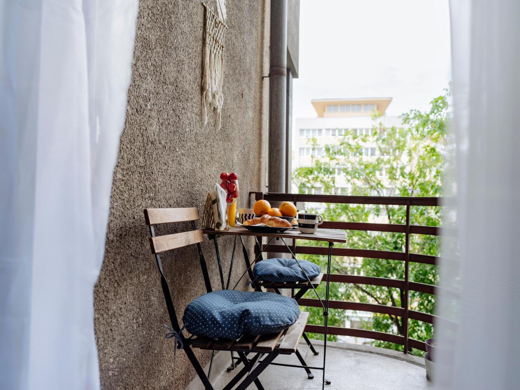 Petite Maison Sur Le Boulevard Bukarest Exterior foto